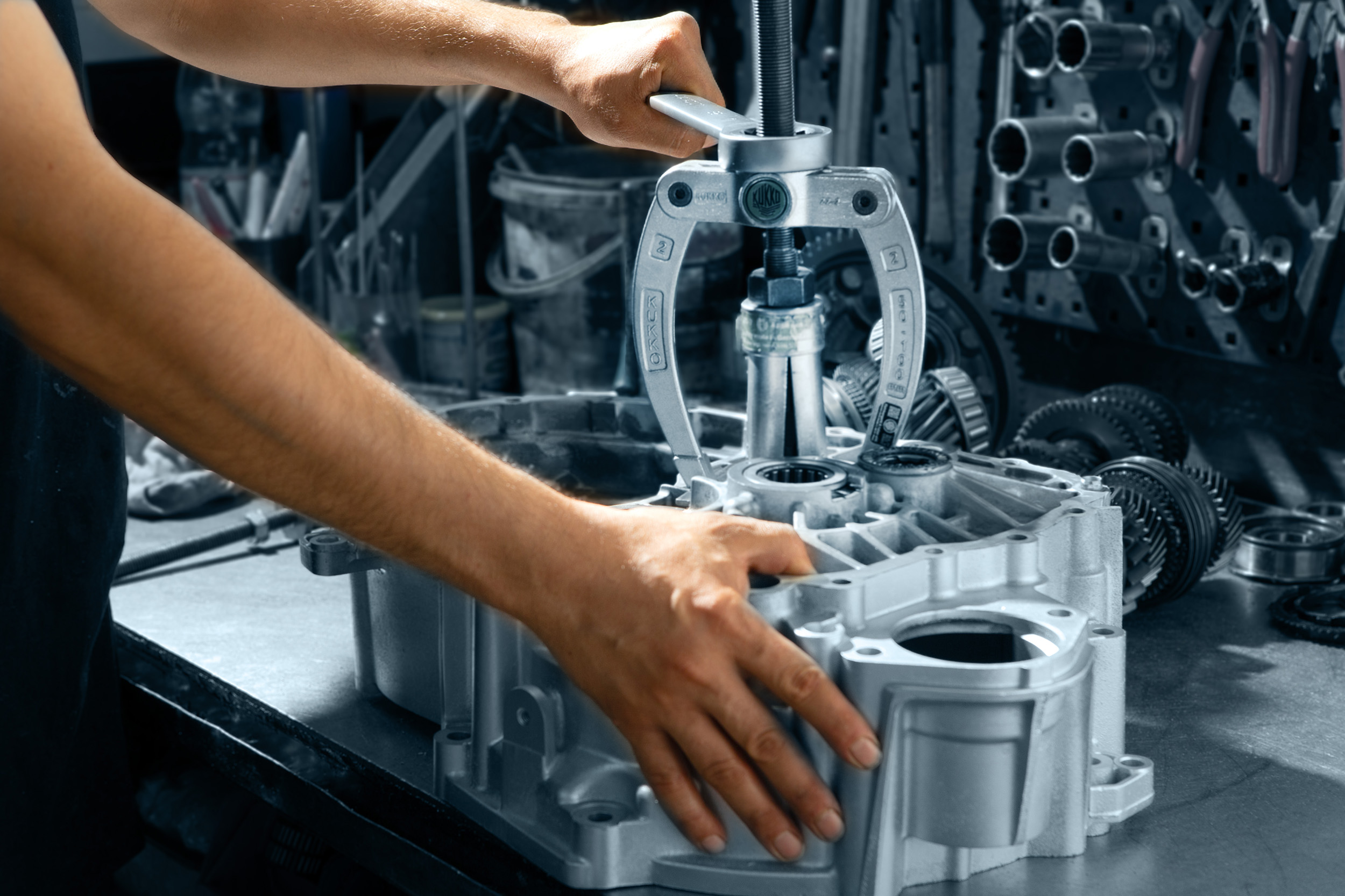 aufnahme-haende-getriebe-reparatur